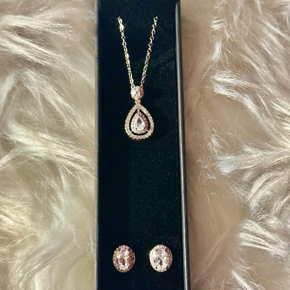Elegant  Silver Jewelry Set